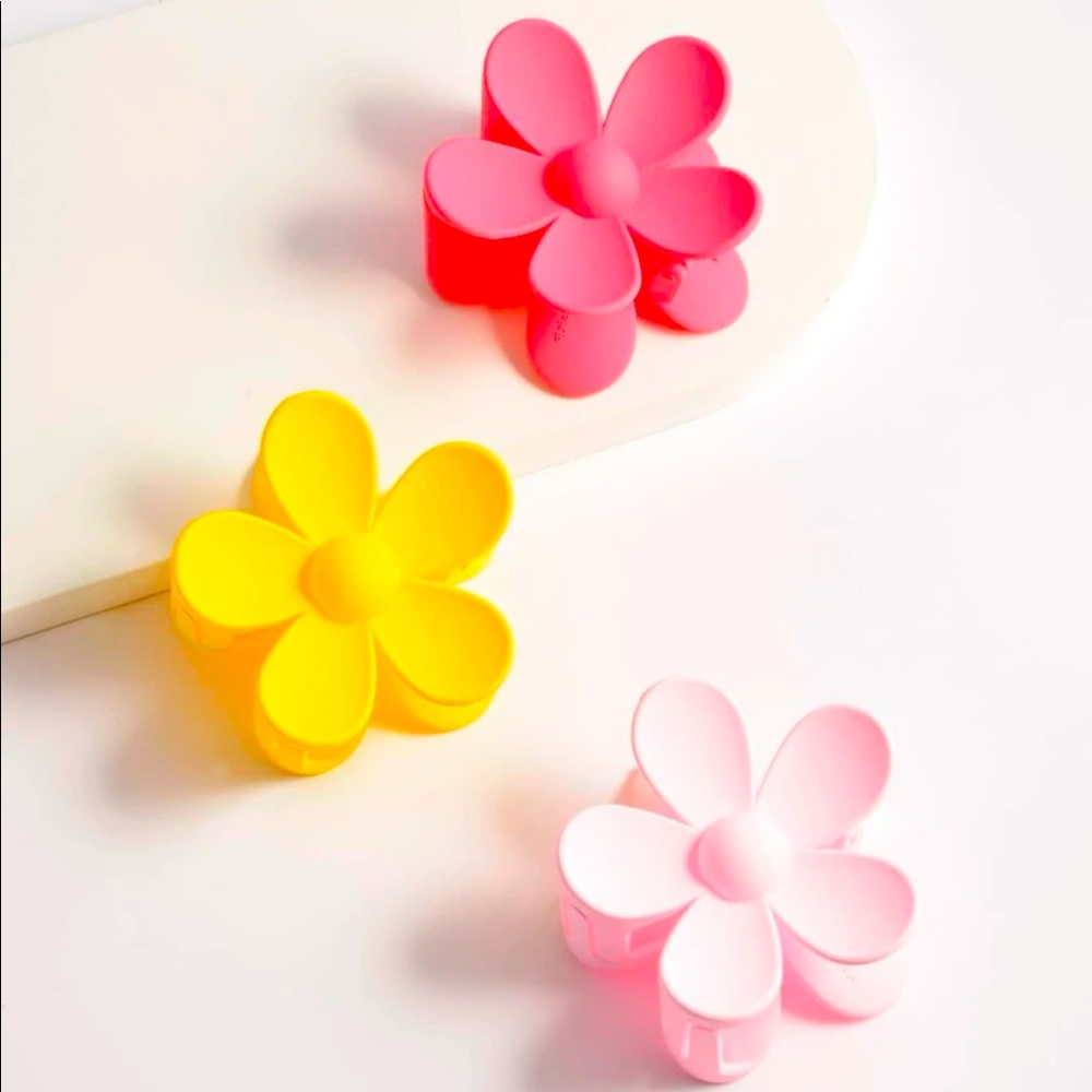 NEW Hanalei Groovy Y2K Flower Hair Clips | Claw | Hippie Boho